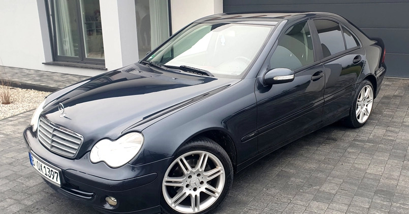 Mercedes-Benz Klasa C cena 19000 przebieg: 215000, rok produkcji 2005 z Witkowo małe 631